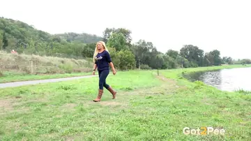 Jenna Lovely – European Blonde Squats in Boots and Jeans to Piss Outdoors
