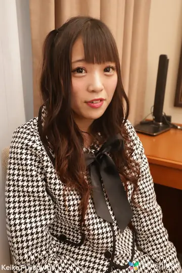 Japanese Woman Gives a Handjob and a Blowjob Before a Creampie