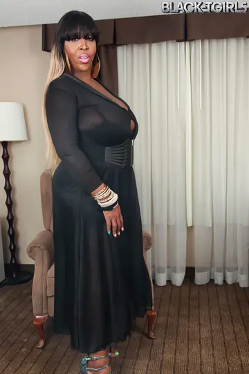 Curvy Trans Woman Strips and Poses Nude