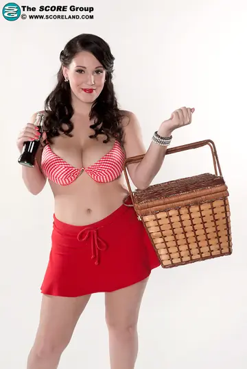 Noelle Easton – Thick Brunette in Lingerie and Skirt Shows Her Big Tits at a Picnic
