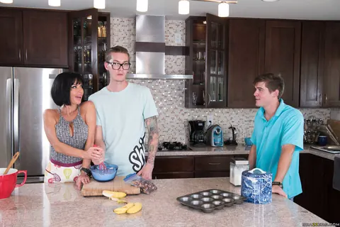 Veronica Avluv: Busty MILF in Glasses Gives a Blowjob Then Gets Fucked in the Kitchen – photo 10 of 21