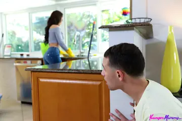 Crystal Rush – Busty Brunette MILF in Jeans Gives a Blowjob and Gets Fucked