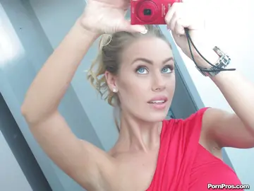 Nicole Aniston – Thick Blonde Lifts Her Skirt for Mirror Selfies