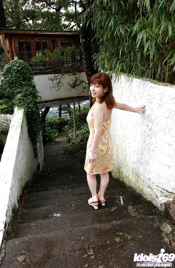 An Nanba – Thick Japanese Redhead Strips Out of Her Skirt Outdoors