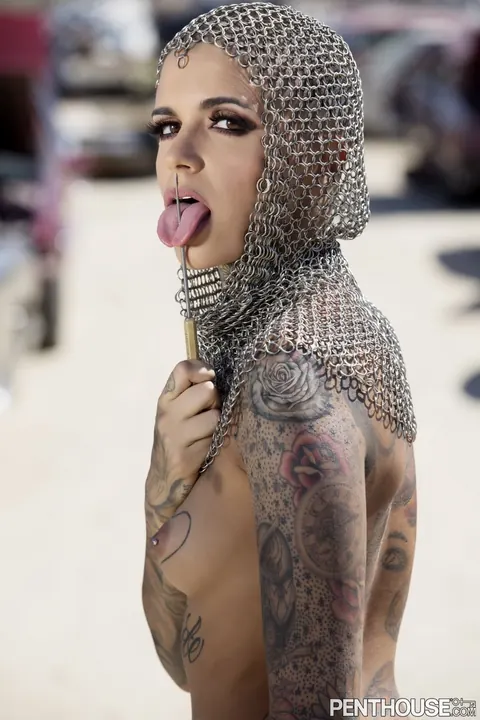 Leigh Raven: Tattooed Brunette with Small Tits Poses Nude Outdoors – photo 17 of 20