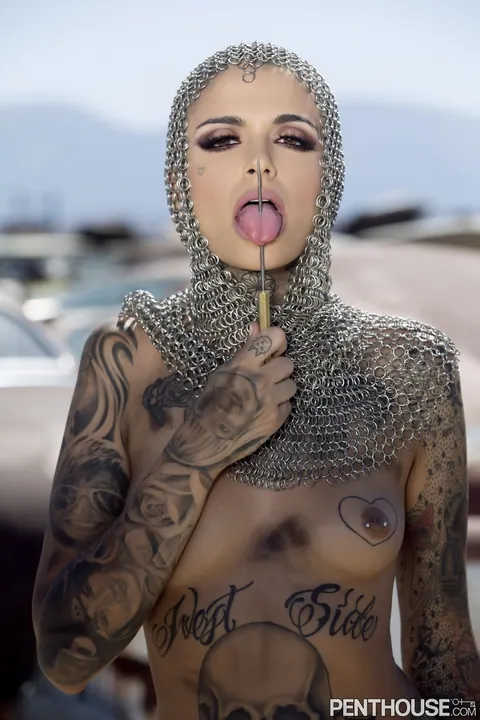 Leigh Raven: Tattooed Brunette with Small Tits Poses Nude Outdoors – photo 19 of 20