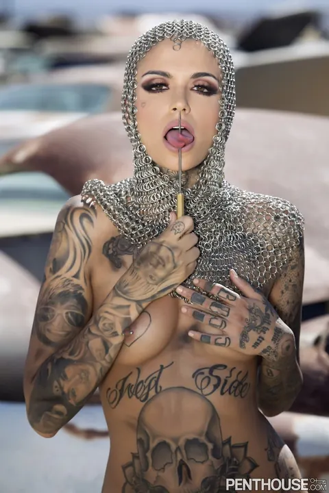 Leigh Raven: Tattooed Brunette with Small Tits Poses Nude Outdoors – photo 20 of 20