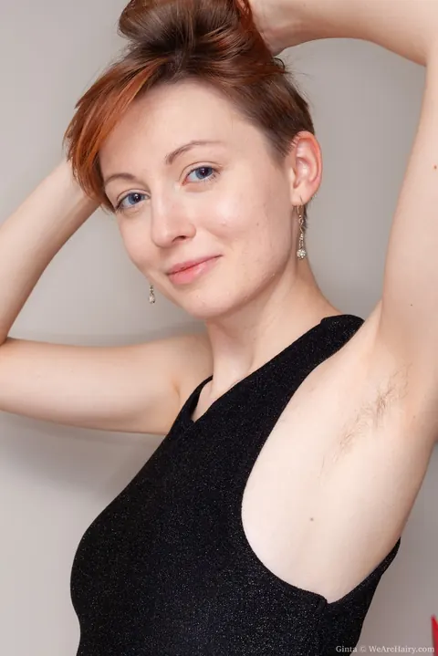 Lilu Rose: Thick Short-Haired Redhead Bares Her Big Tits and Fingers Her Hairy Bush – photo 2 of 16