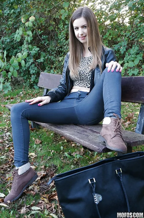 Stella Cox: Busty Italian Brunette Takes Anal Outdoors in Jeans – photo 2 of 15