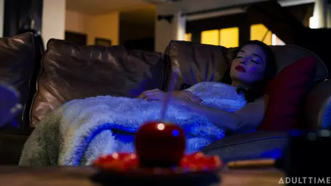 Trans Woman Takes Anal Fisting and Kisses Her Partner – photo 18 of 20
