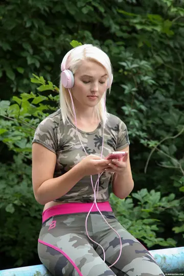Czech Blonde Strips Out of Her Yoga Pants and Masturbates Outside