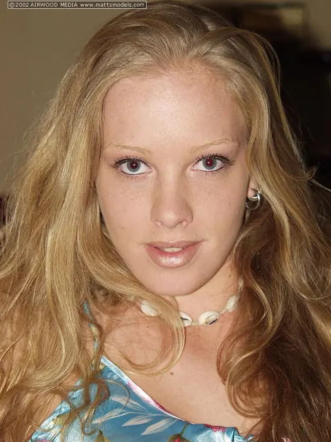 Blonde in Lingerie Spreads Her Labia Wide – photo 1 of 16