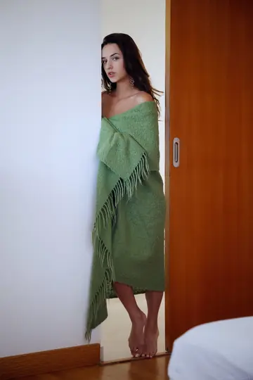 Gloria Sol – Ukrainian Brunette Shows Her Natural Tits and Spreads Her Legs in the Bedroom