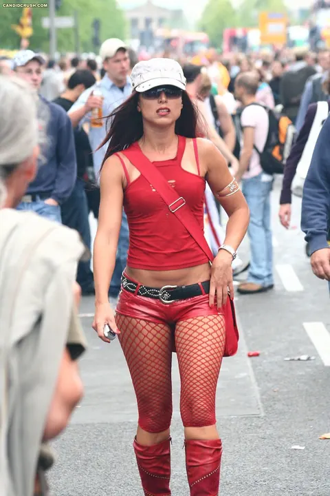 Woman in Cosplay Boots and Shorts Flashes in Public – photo 11 of 16