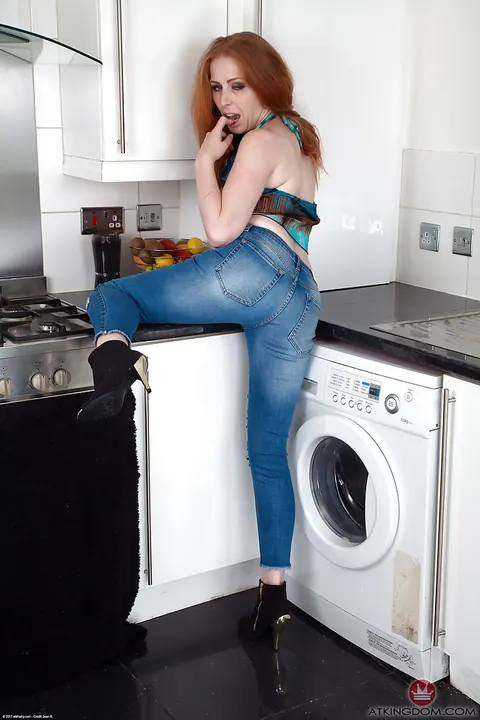 Tia Jones: Mature European Redhead Strips Out of Her Jeans and Fingers Her Hairy Pussy – photo 5 of 16