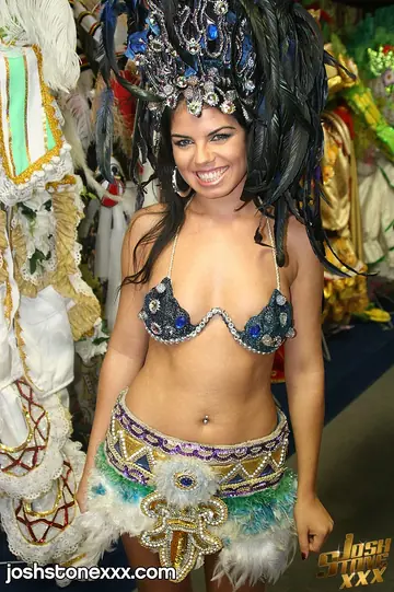 Fabiane Thompson – Thick Brazilian MILF Rides BBC Cowgirl in Panties