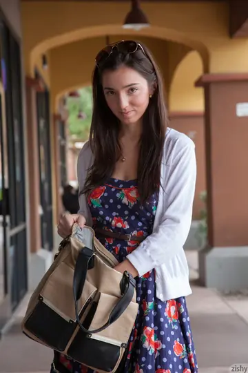 Olive Southard – Petite Brunette Flashes Her Tits and Pussy Outdoors