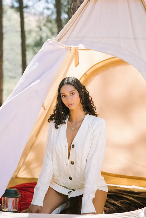 Maia Serena: Brunette Latina Poses Nude in the Forest – photo 4 of 20