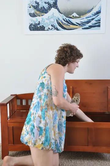 Curvy MILF with Short Curly Hair Spreads Her Hairy Pussy