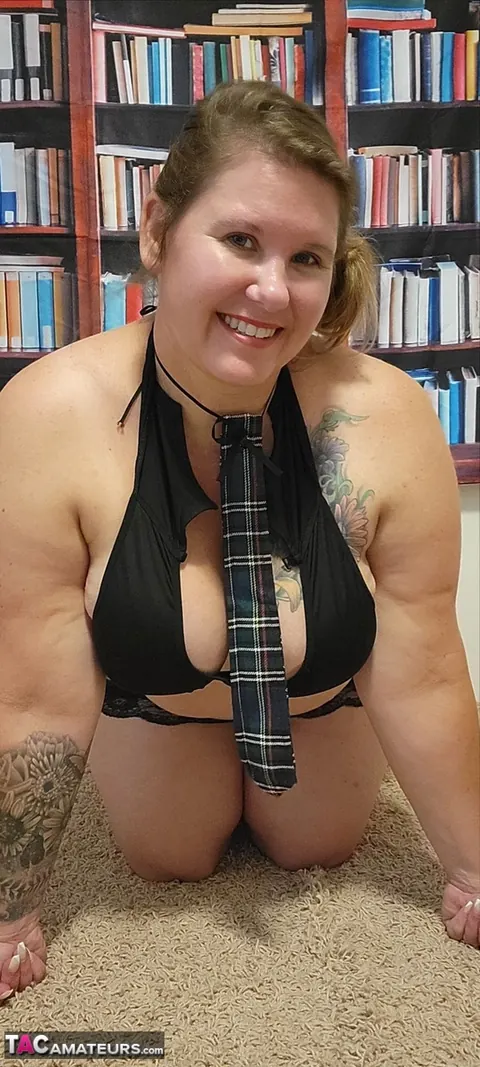 Busty Kris Ann: Curvy Blonde MILF in Costume and Heels Toys Her Hairy Bush – photo 5 of 16