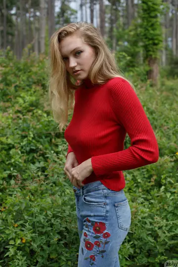 Ellen Kennedy – Blonde Woman Undresses Outdoors and Flaunts Her Big Natural Tits