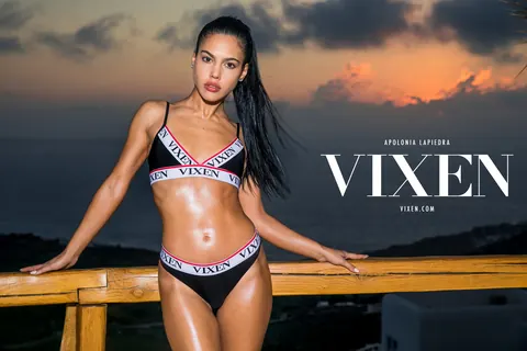 Apolonia Lapiedra: Latina Brunette Gets Fucked Doggy Style on the Beach – photo 1 of 20