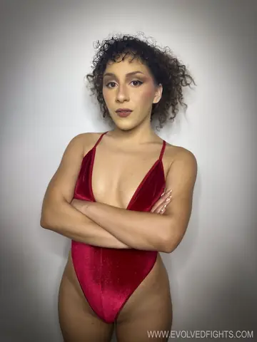 Liv Aguilera – Curly Latina MILF Sucks and Toys in the Gym