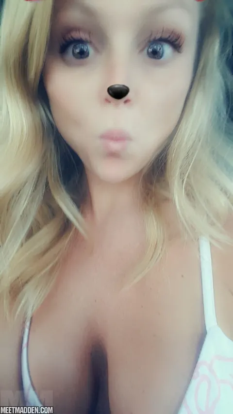 Meet Madden: Blonde MILF with Big Tits Takes a Topless Selfie – photo 12 of 15