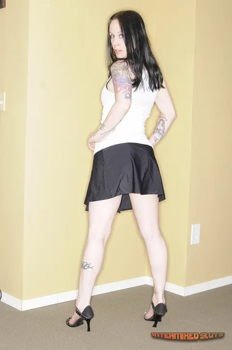 Victoria Norton: Tattooed Brunette Sucks BBC and Takes Cum – photo 3 of 17