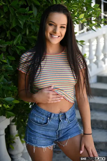 Alice Visby – Tanned Skinny Brunette Sucks BBC and Gets Fucked Outdoors
