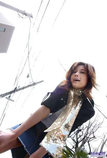 Hime Kamiya – Japanese Redhead MILF Spreads Her Hairy Pussy Outdoors in Boots
