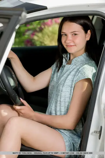 PAWG Brunette Spreads Her Pussy in a Car