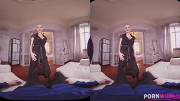 Kayla Green – Busty Russian MILF Keeps Stockings On for Missionary Sex