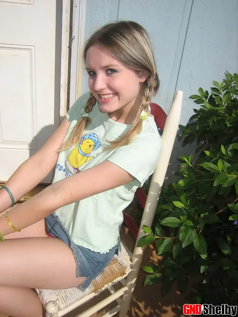 Woman in Pigtails Pulls Panties Aside Outdoors – photo 1 of 12