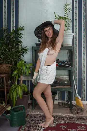Leila Larson – Busty Petite Brunette Undresses and Fingers Her Hairy Pussy