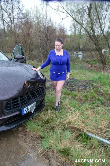 BBW MILF Gives a Blowjob and Handjob in the Car