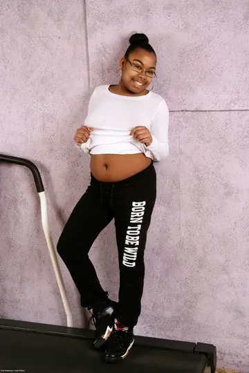 Ebony BBW in Glasses Shows Her Hairy Pussy