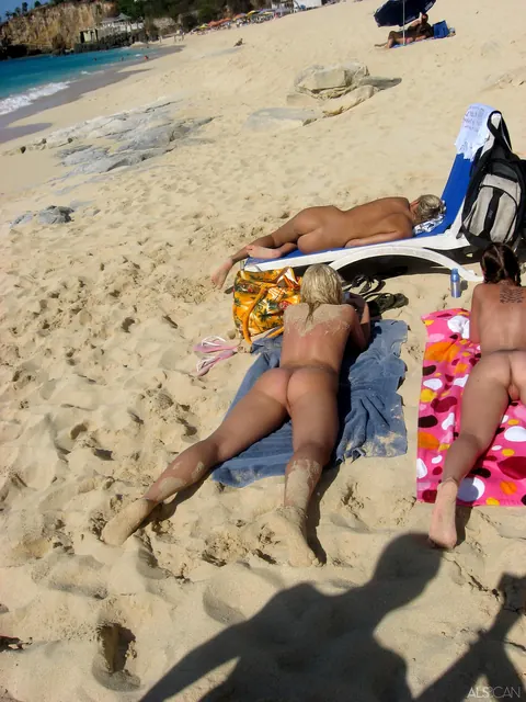 Amy Lee: Blonde, Brunette and Redhead Strip Bikinis for Beach Sex – photo 19 of 20