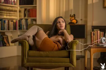 Gianna Dior – Tall Slim Brunette Peels Off Her Panties and Spreads Her Legs