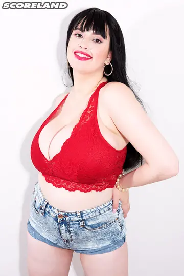Dina Sahari