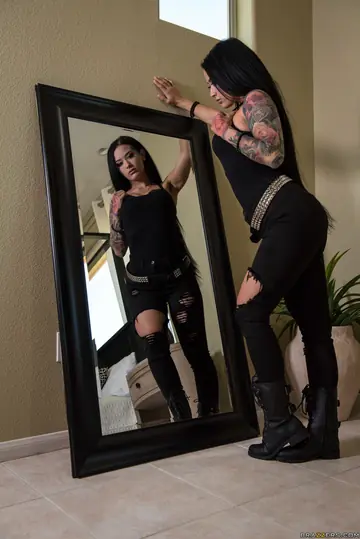 Katrina Jade – Busty Brunette in Boots Strips and Shows Her Holes