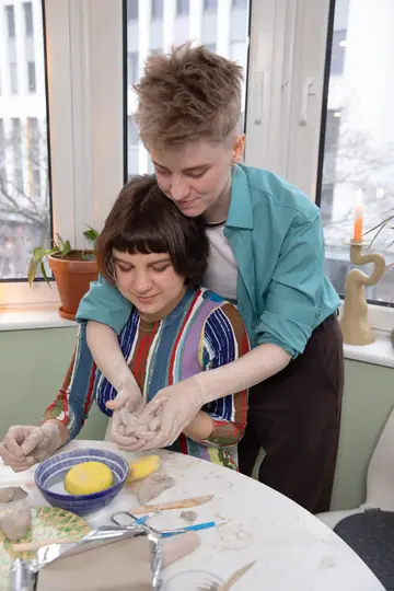 Amateur Lesbians Undress for Fingering, Licking and Fisting