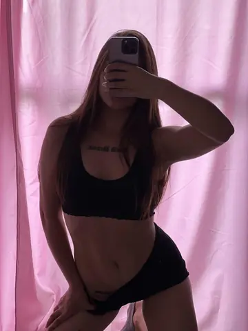 Skinny Brunette Snaps a Selfie in Her Panties