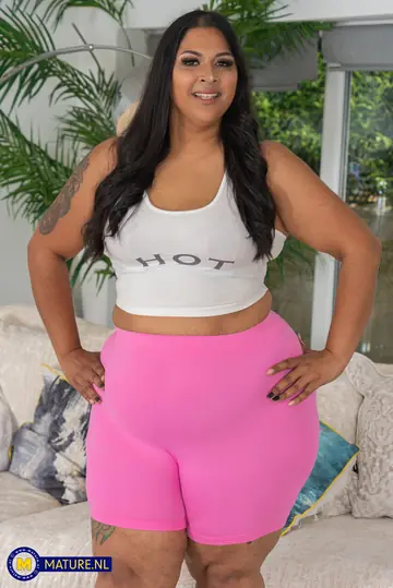 Mature PAWG Kisses Black Partner Before Interracial Sex