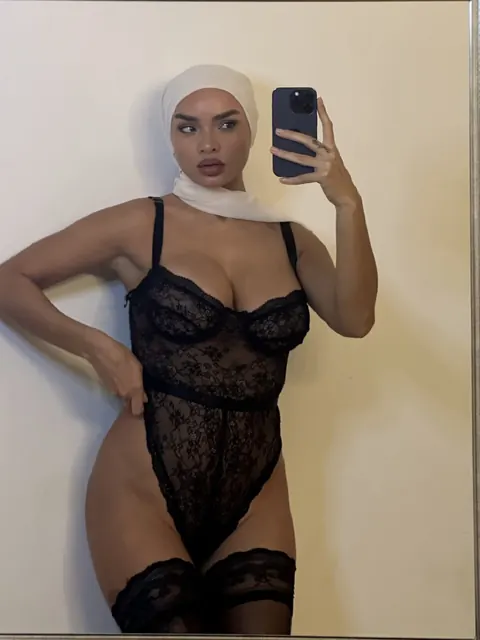 Arab BBW Shows Her Big Tits in Lingerie – photo 19 of 20
