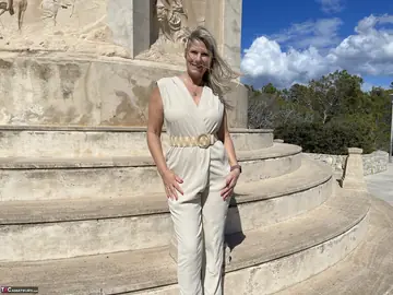 Sweet Susi – Mature Blonde MILF Hikes and Flashes Her Ass Outdoors