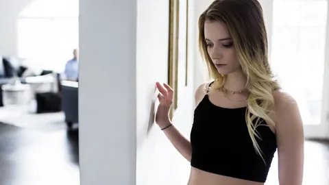 Riley Star: Skinny Blonde Undresses for a Blowjob and a Facial – photo 4 of 20