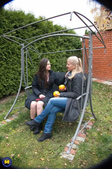 Two European MILFs Have Lesbian Sex Outdoors in Jeans