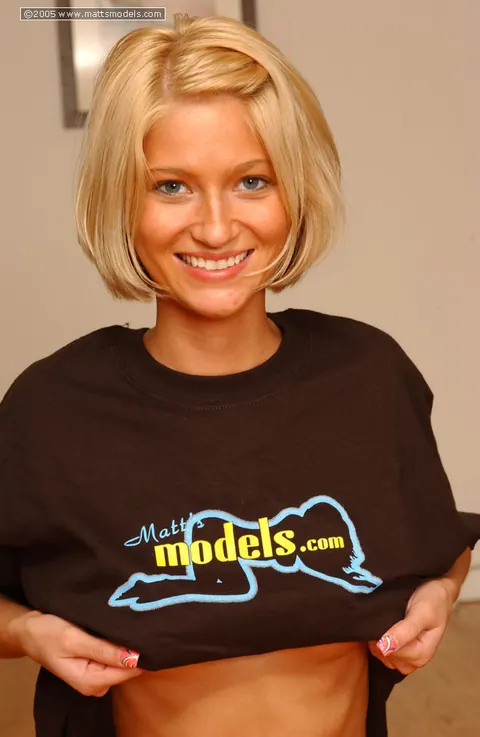Slim Short-Haired Blonde Spreads Her Pussy – photo 7 of 14