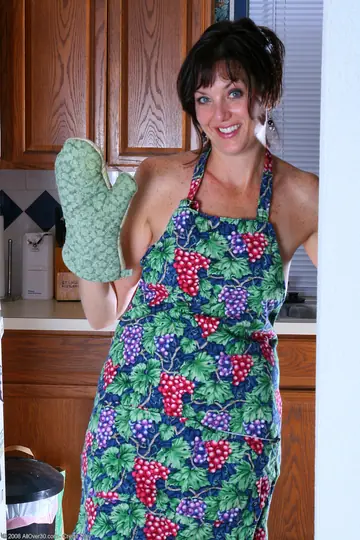 Thick Short-Haired MILF Shows Her Hairy Pussy in the Kitchen
